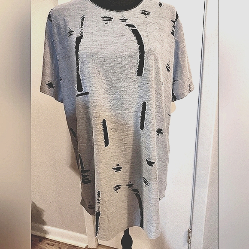 💜5/$25.00💜Distressed, Long T-shirt.